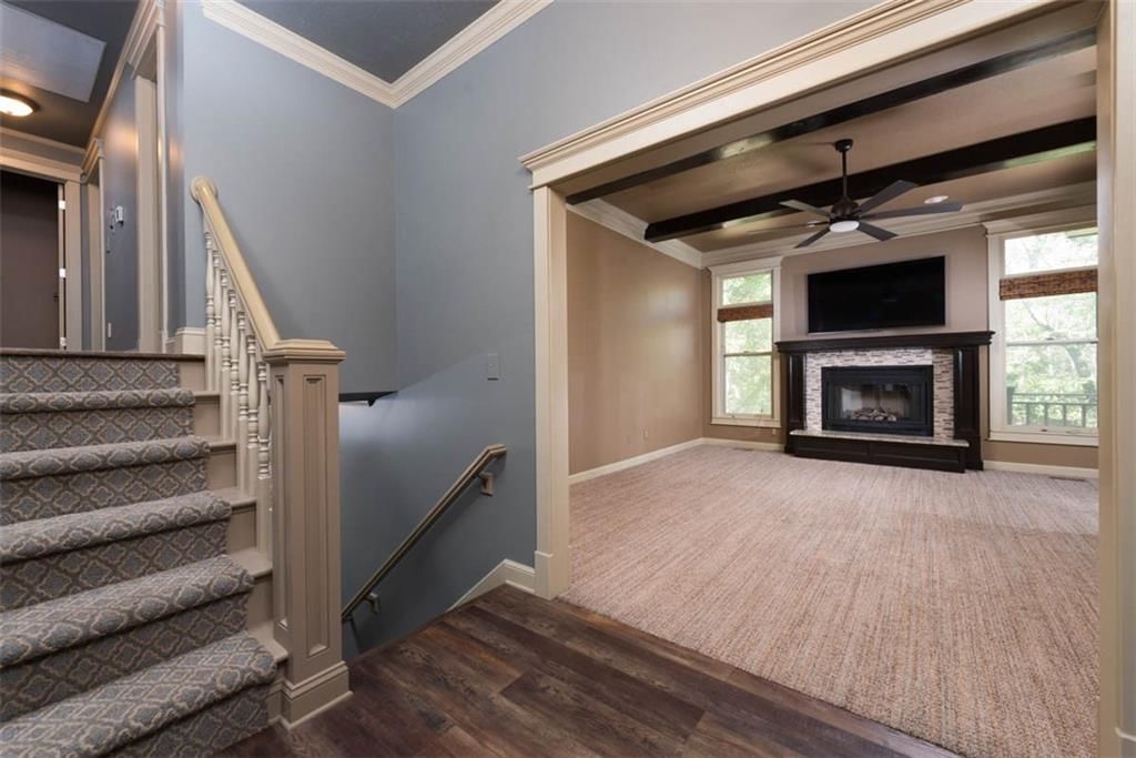 Photo 5 of 47 - 1529 SW Fredrick Drive