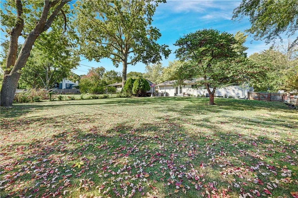 6411 W 77th Terrace — photo 30