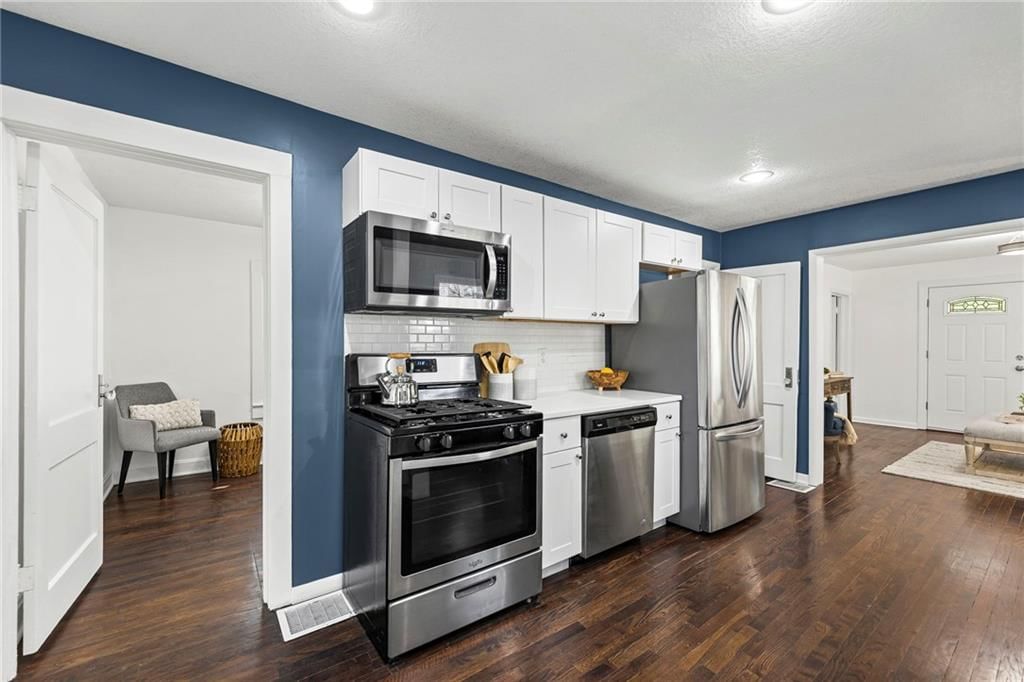 206 W 82nd Terrace — photo 10