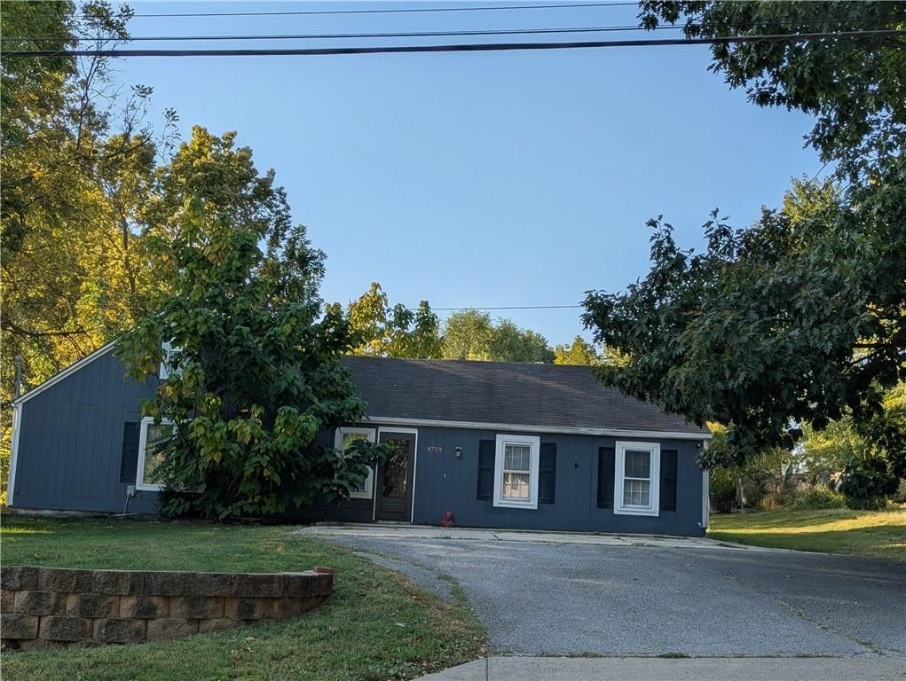 9719 W 53rd Street, Shawnee, KS