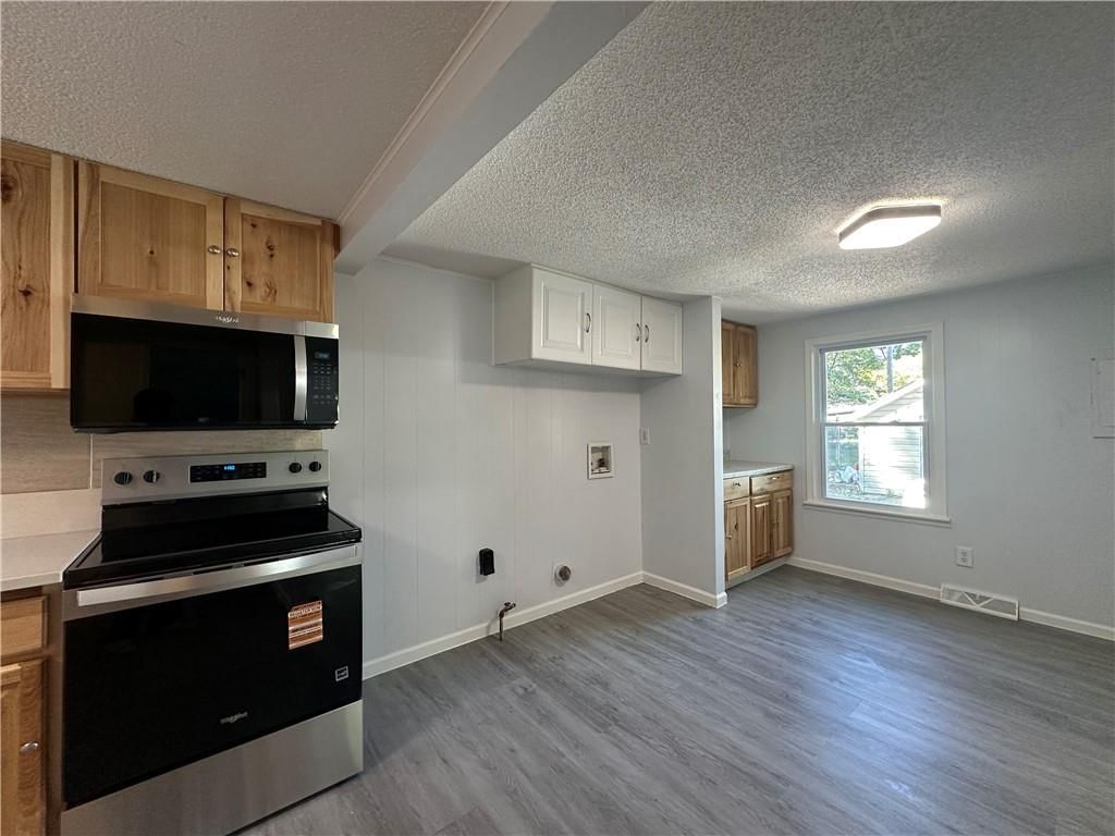 606 W South Street — photo 23
