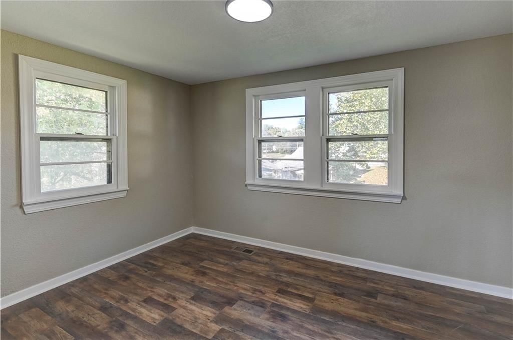 821 W 13th Court — photo 38