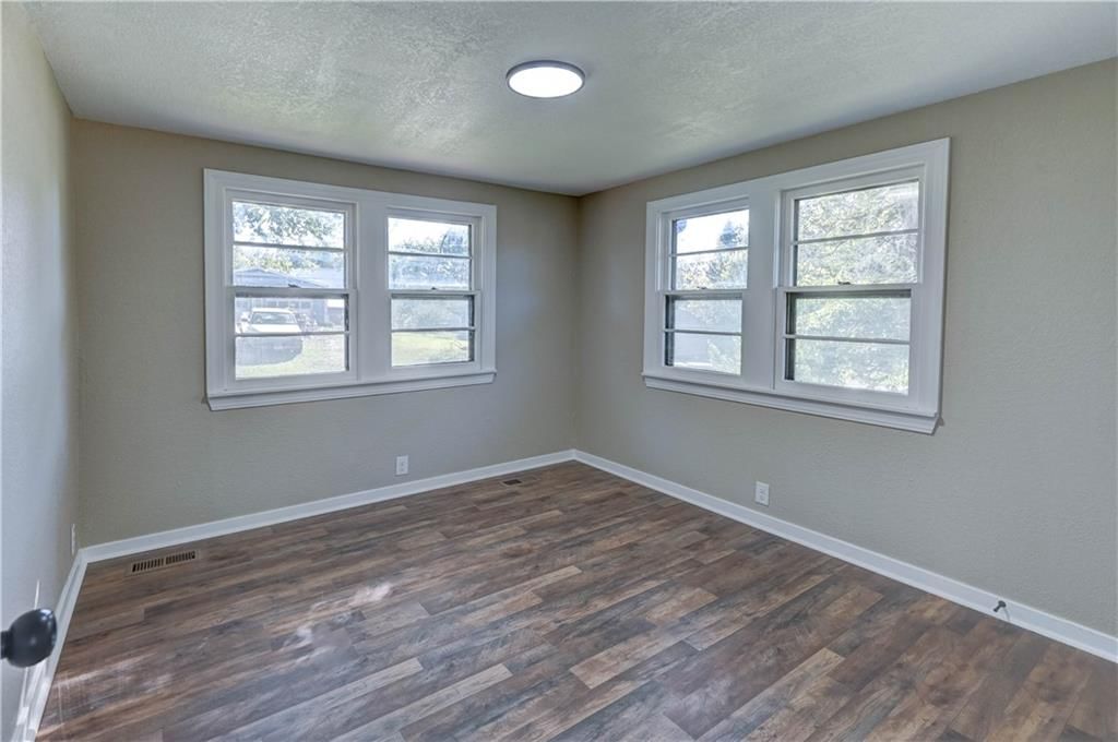 821 W 13th Court — photo 41