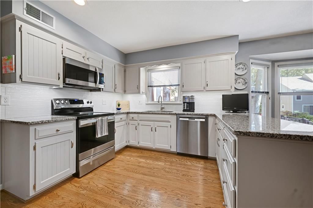 12808 W 82nd Street — photo 7