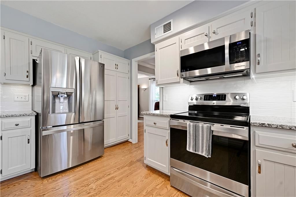 12808 W 82nd Street — photo 8