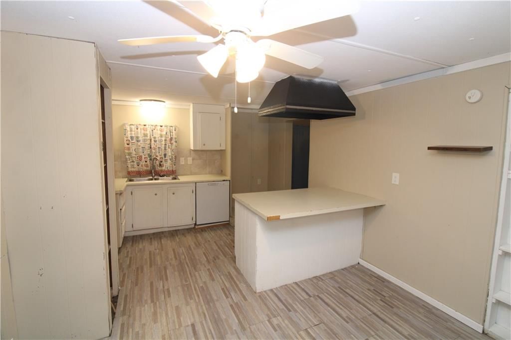 305 W Benton Street — photo 14