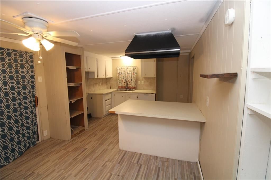 305 W Benton Street — photo 15