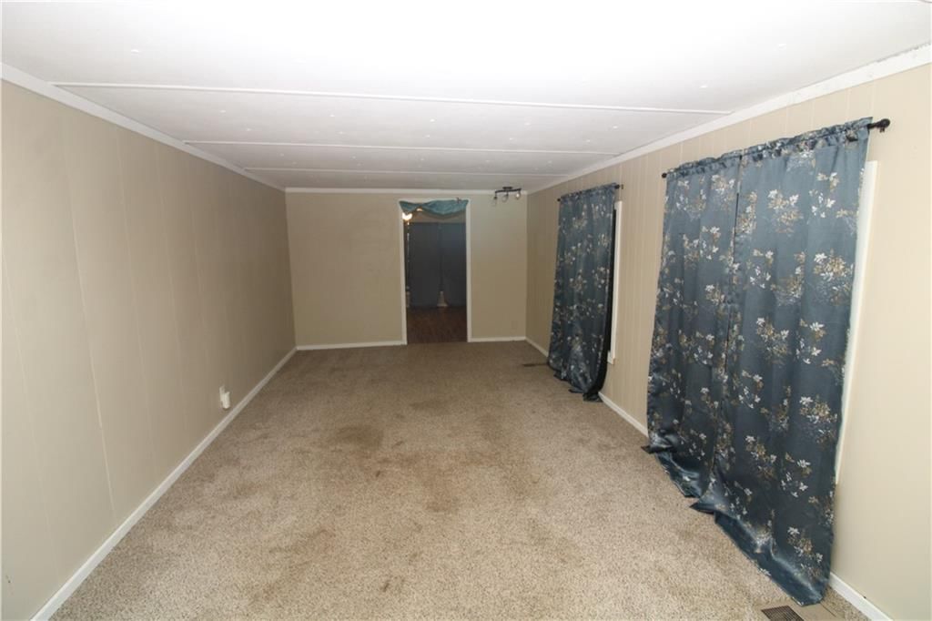 305 W Benton Street — photo 3