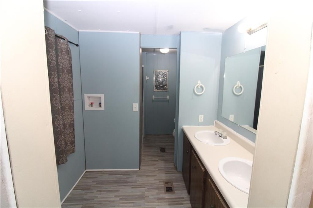 305 W Benton Street — photo 10