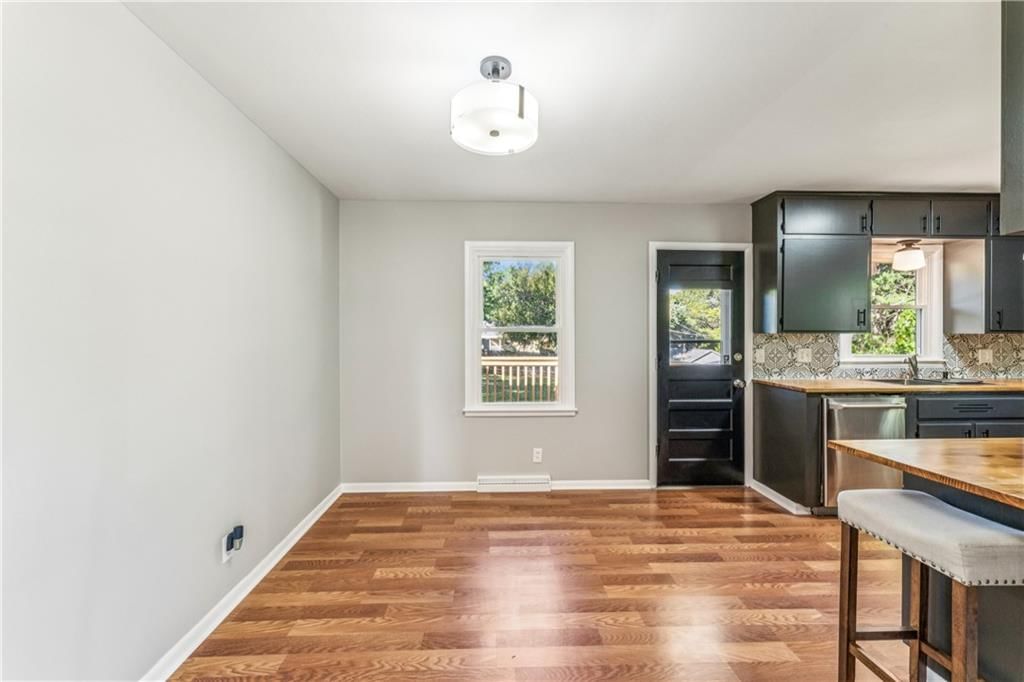 6528 Nogard Avenue — photo 13