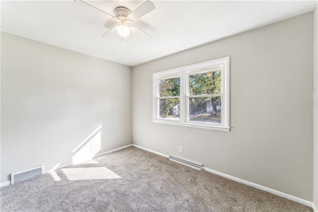 6528 Nogard Avenue — photo 15