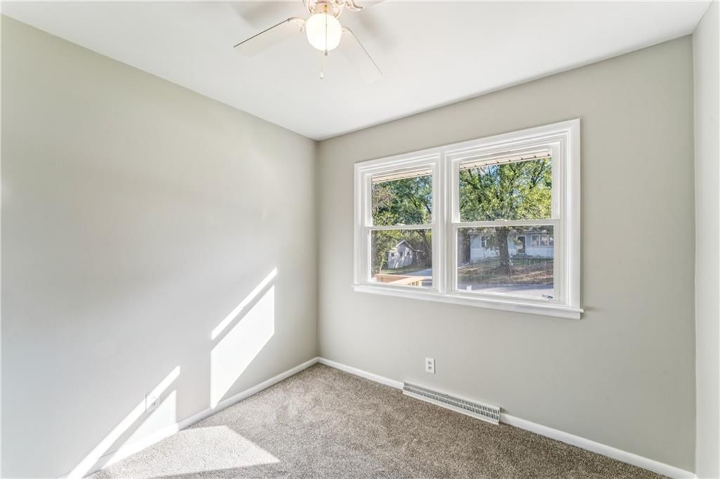 6528 Nogard Avenue — photo 22