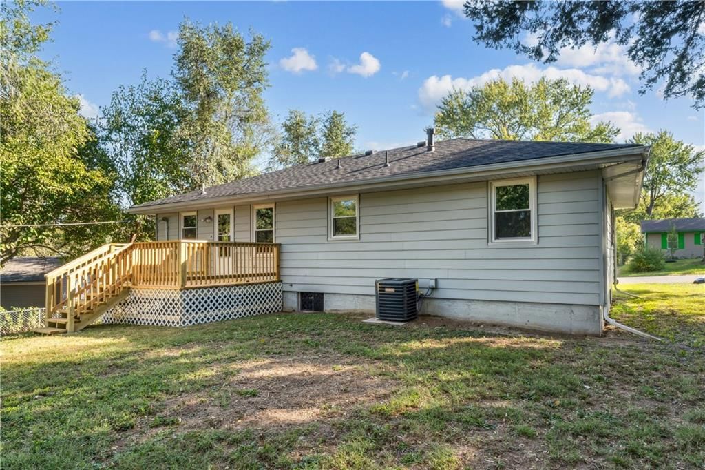 6528 Nogard Avenue — photo 31