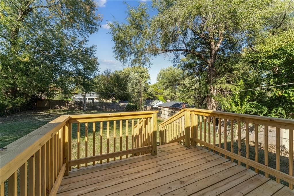 6528 Nogard Avenue — photo 32
