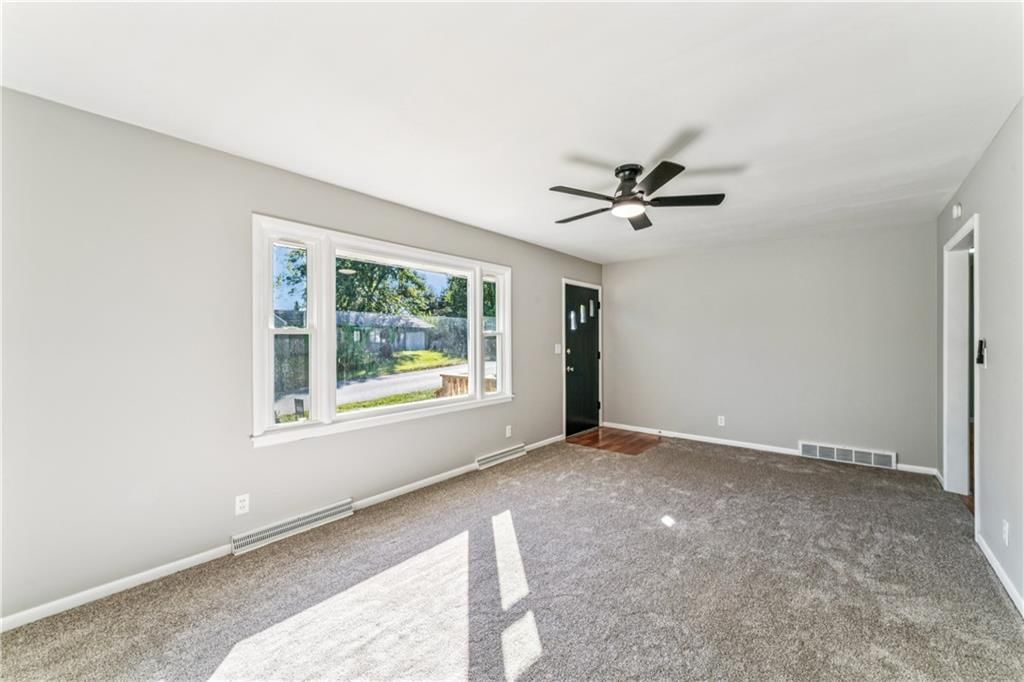 6528 Nogard Avenue — photo 8