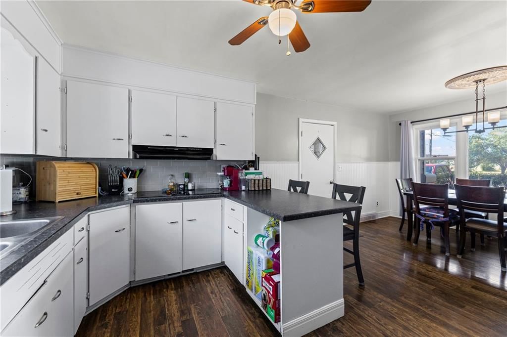 409 E Washington Street — photo 12