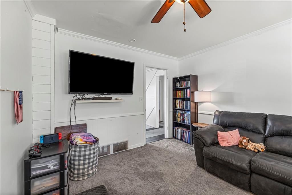 409 E Washington Street — photo 14