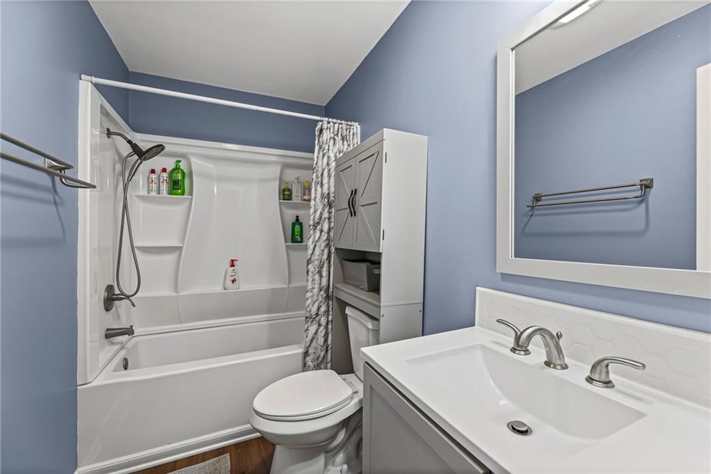409 E Washington Street — photo 16