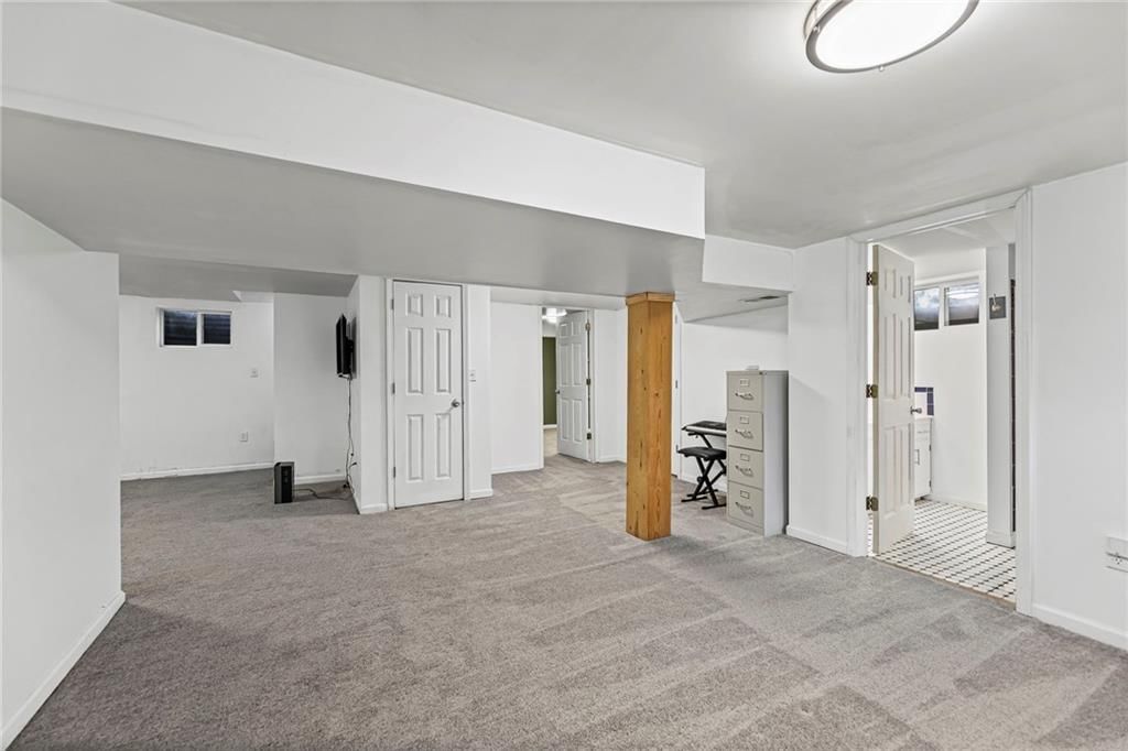 409 E Washington Street — photo 21
