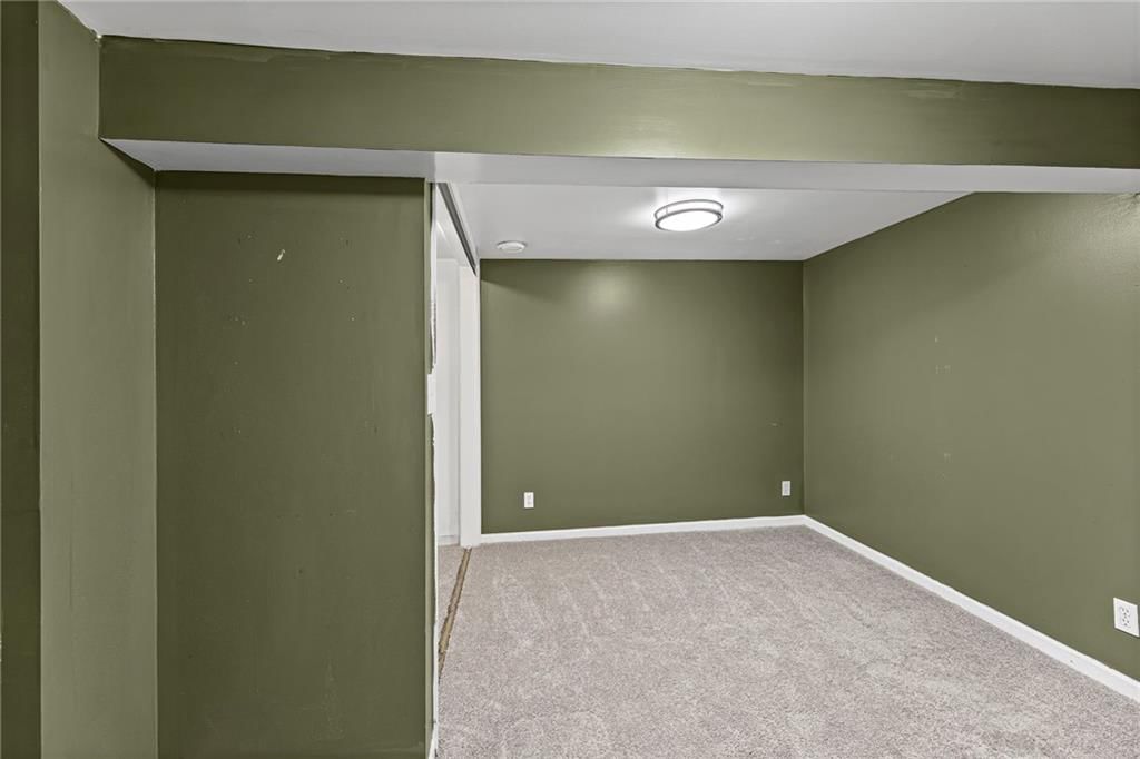 409 E Washington Street — photo 24