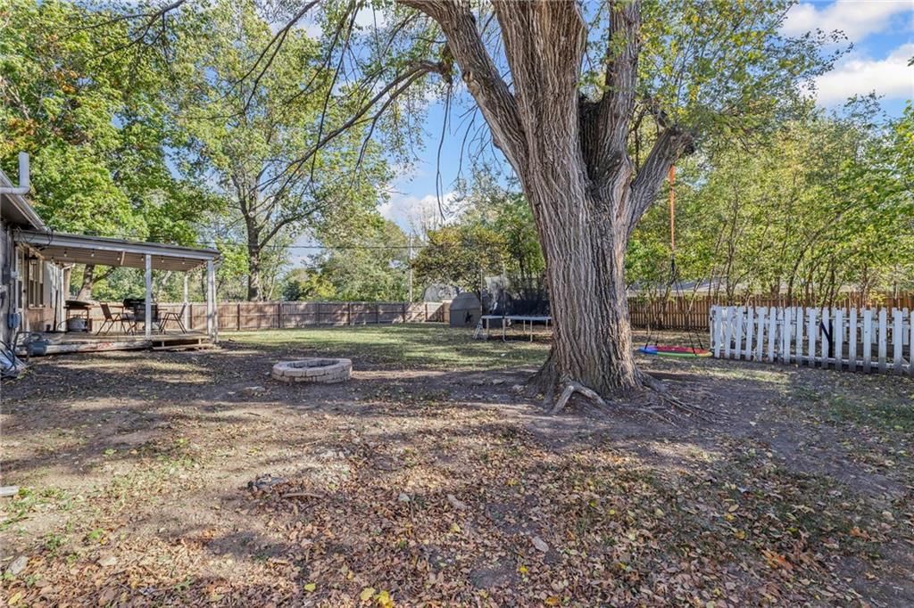 409 E Washington Street — photo 27