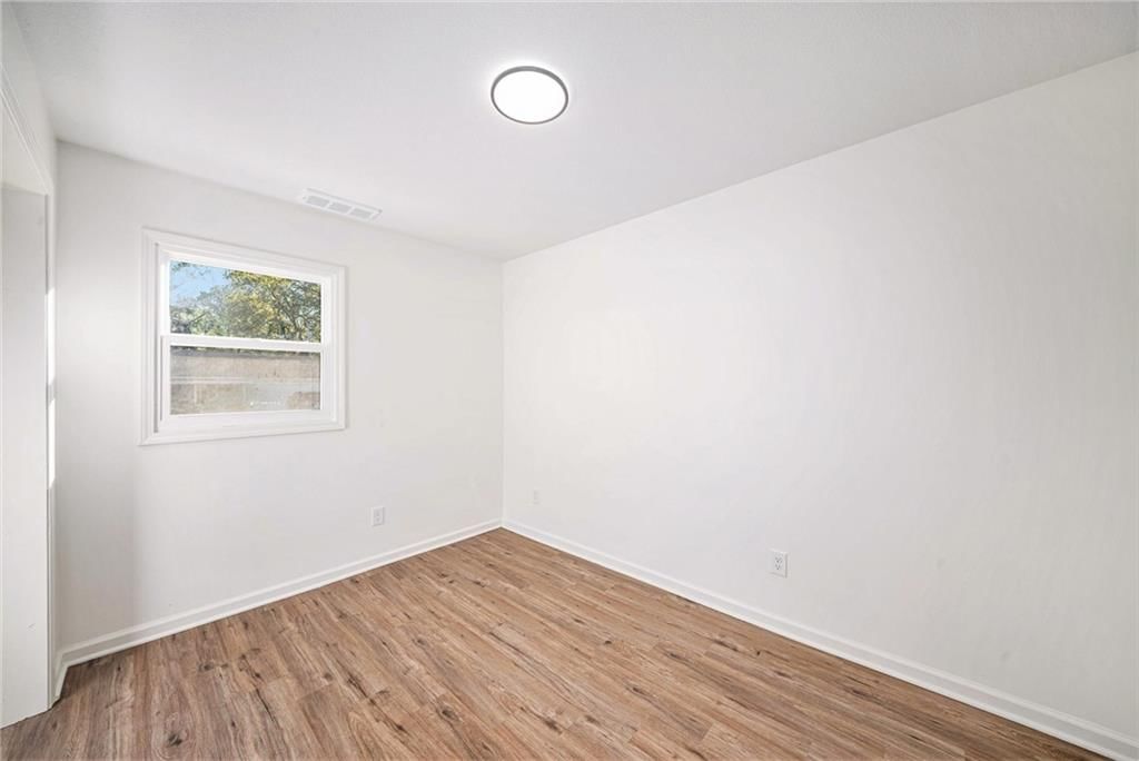 2204 NE 58th Terrace — photo 5