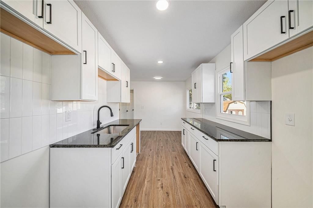 2204 NE 58th Terrace — photo 9
