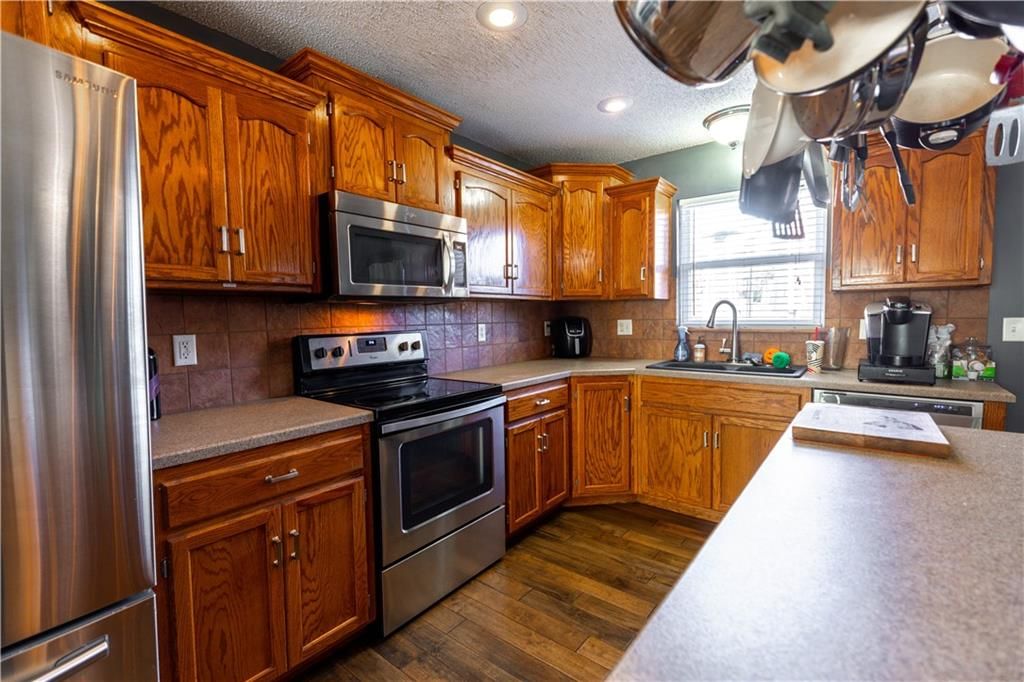 1206 NW Baytree Drive — photo 4