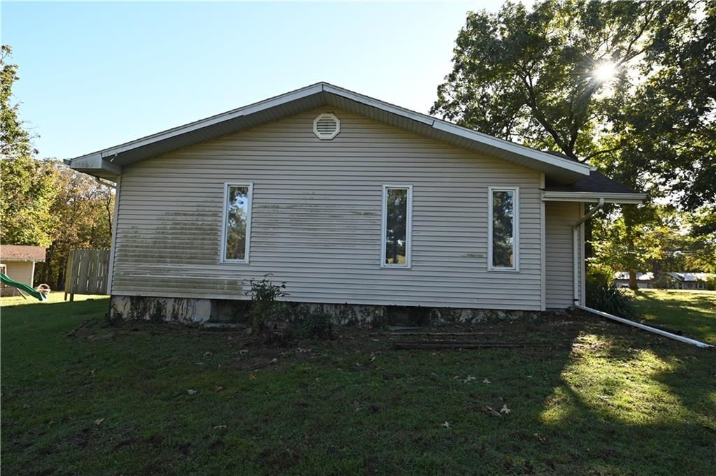 1305 S 145 Road — photo 28