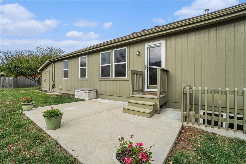 515 E LAKOTA Street — photo 23