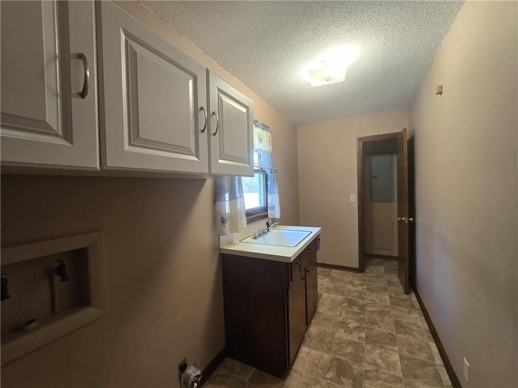 103 S Cherokee Avenue — photo 17