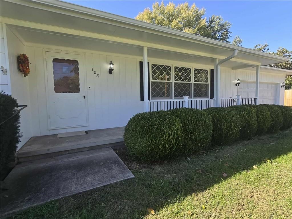 103 S Cherokee Avenue — photo 3