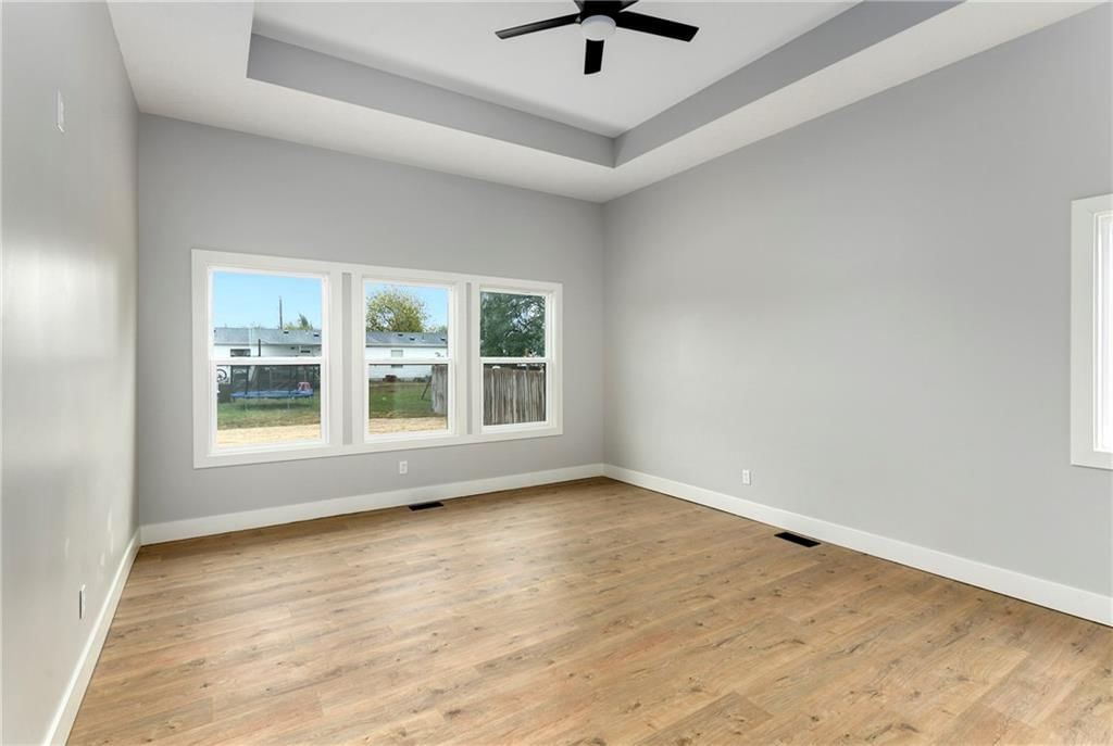 149 S Linn Valley Drive — photo 20
