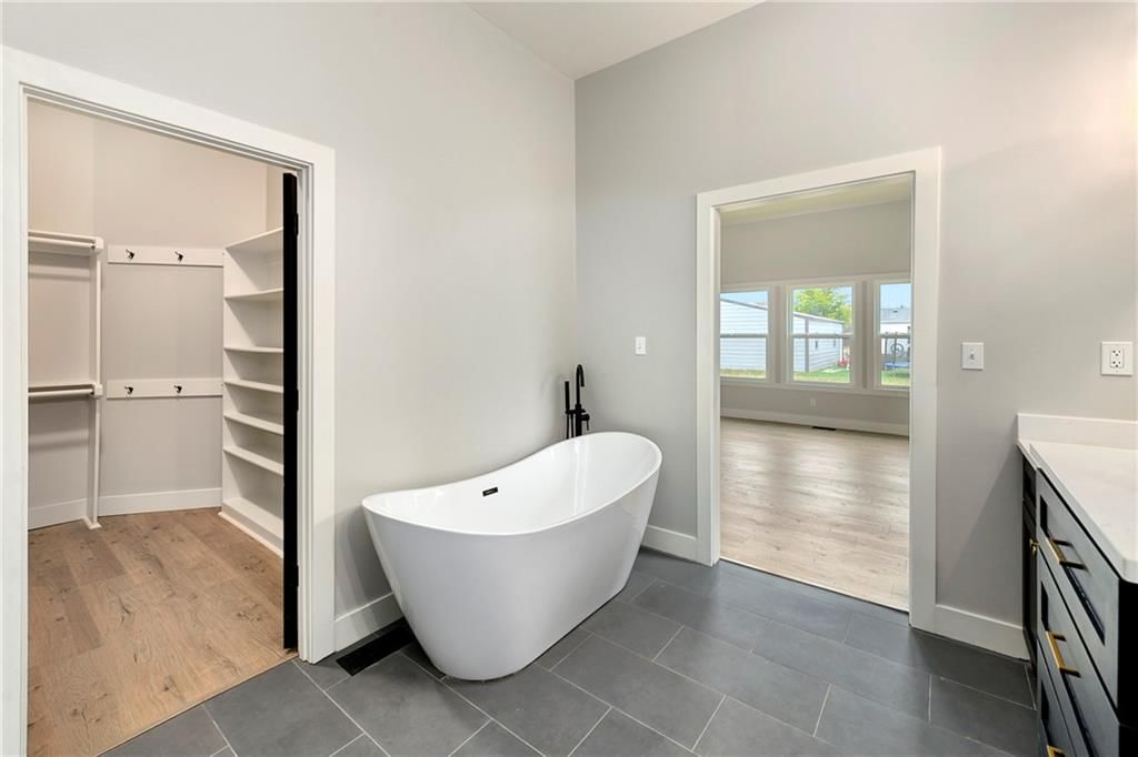 149 S Linn Valley Drive — photo 26