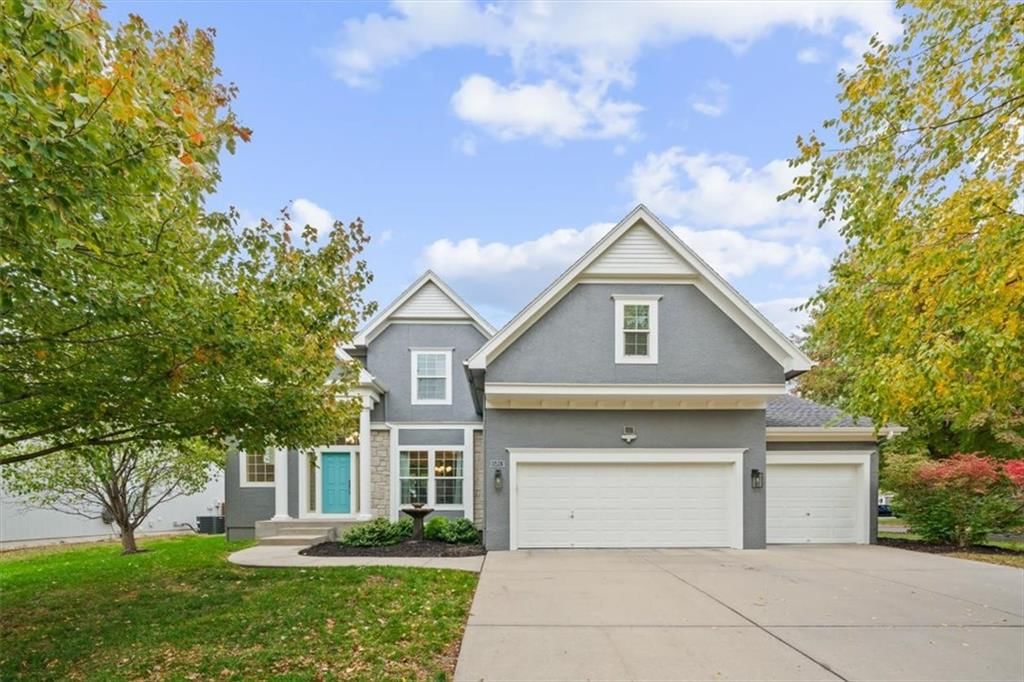 15813 Linden Street, Overland Park, KS