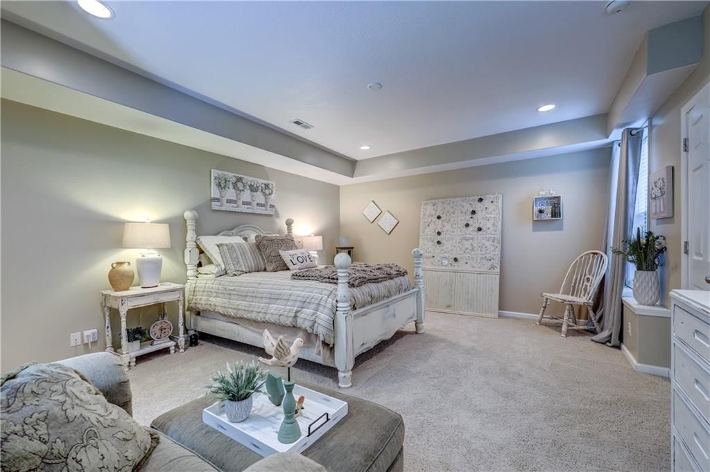 15674 S Hillside Street — photo 20