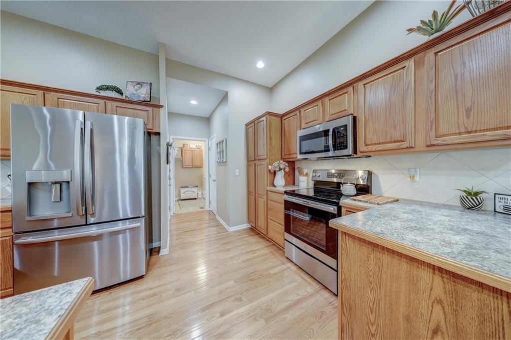 15674 S Hillside Street — photo 4