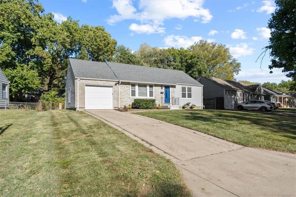 8808 W 81st Terrace — photo 2