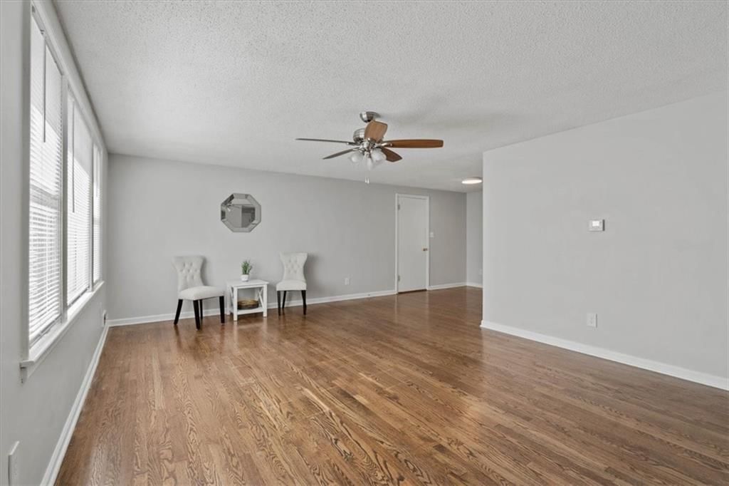 8808 W 81st Terrace — photo 3