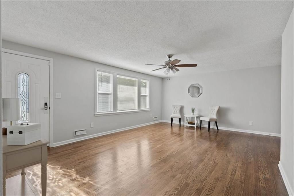 8808 W 81st Terrace — photo 4