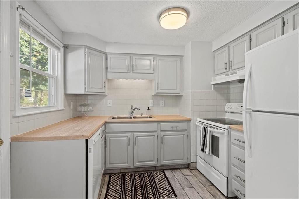 8808 W 81st Terrace — photo 9