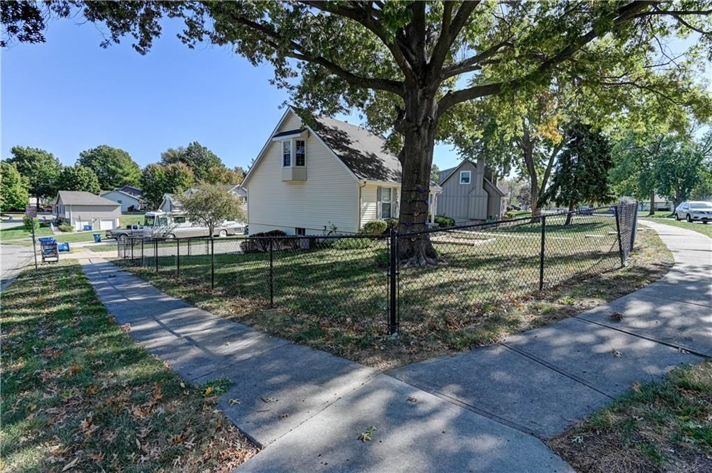 1913 Place Liberte Drive — photo 6