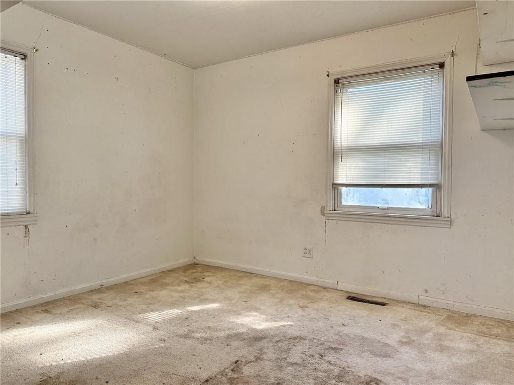 118 Kavanaugh Street — photo 9