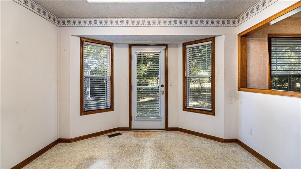 3717 Harvard Avenue — photo 9