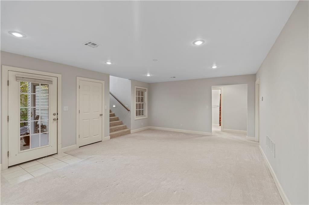 600 Carriage Court — photo 35