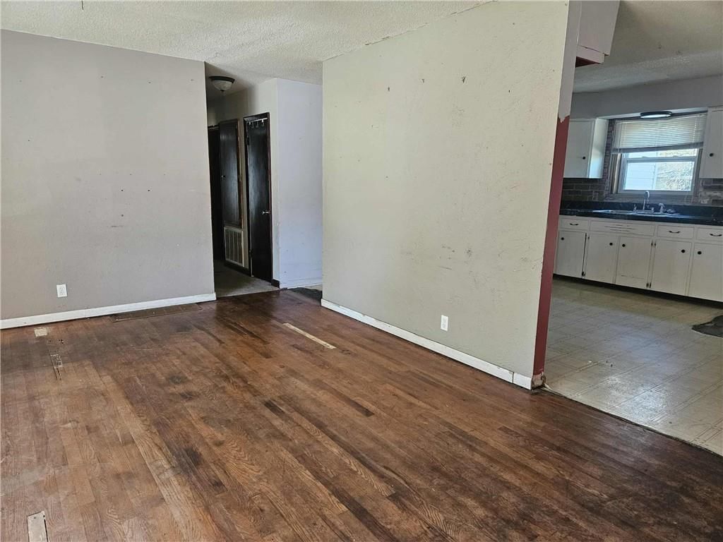 716 S Osbun Street — photo 4