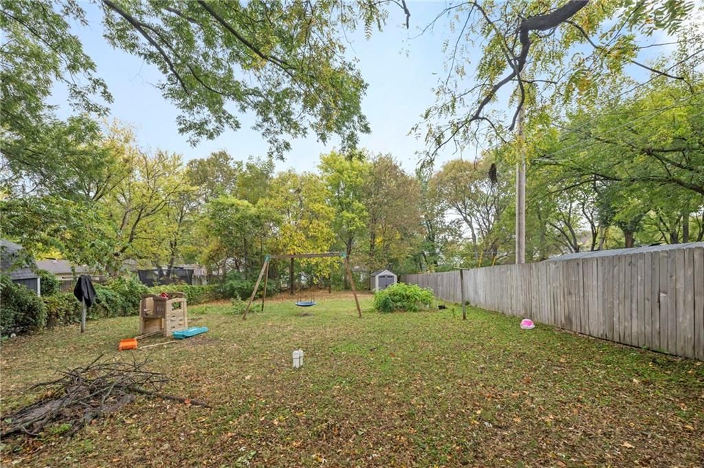 406 W 1st Street — photo 16