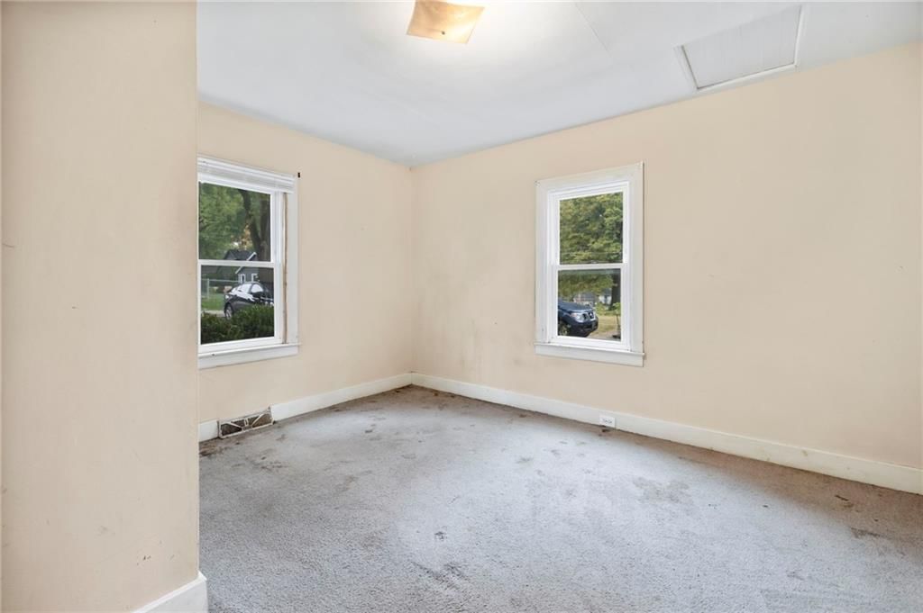 406 W 1st Street — photo 9