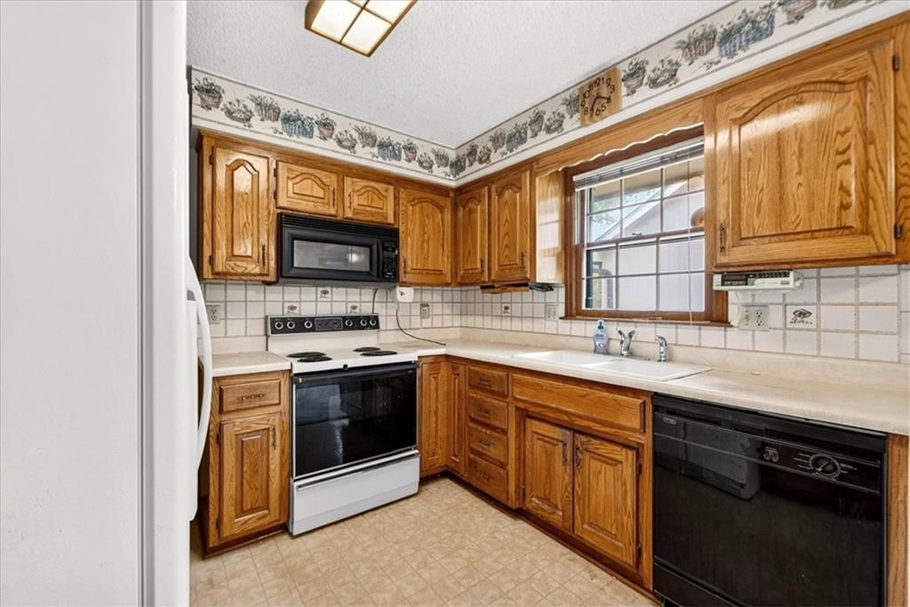 3616 NW Dogwood Drive — photo 8