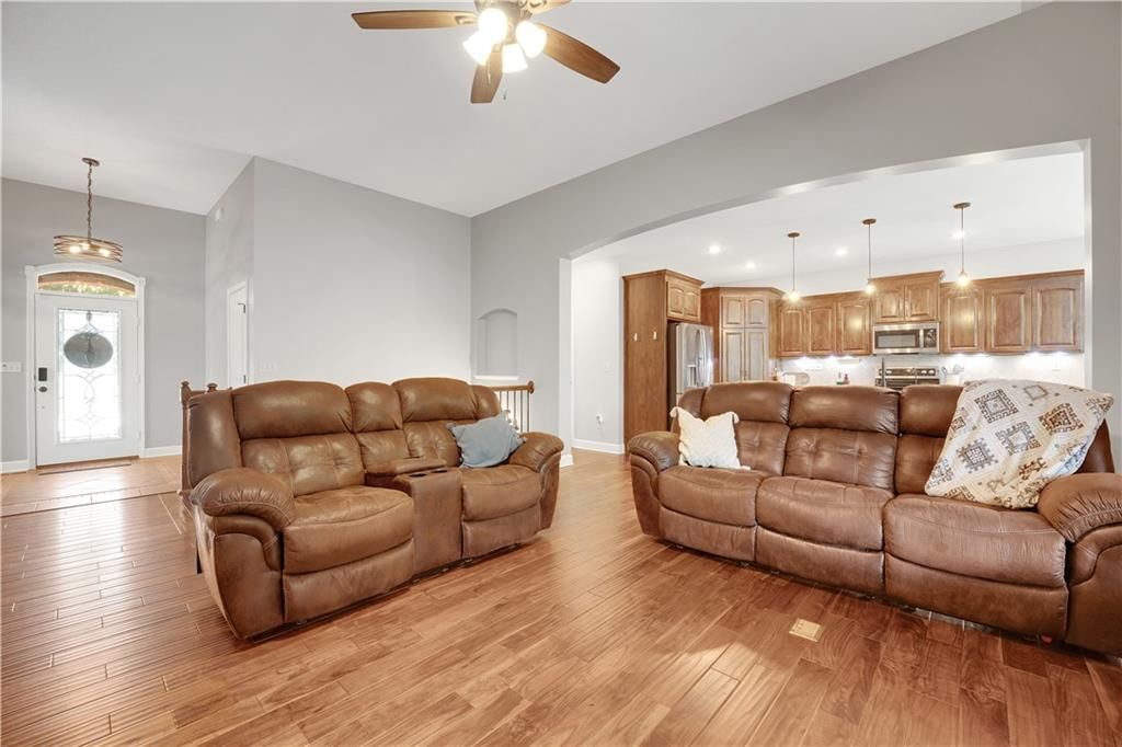 1211 Holland Square — photo 31
